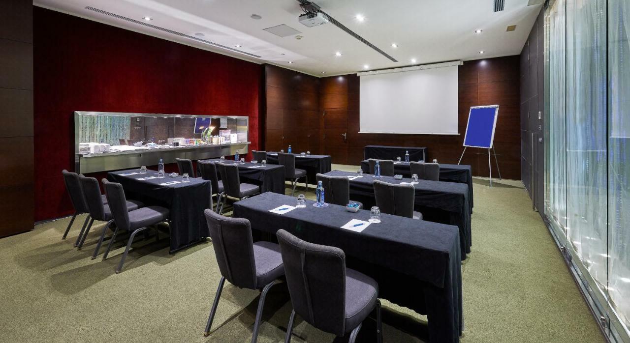 Hyatt Regency Barcelona Tower Hotel L'Hospitalet de Llobregat Exterior photo Meeting room